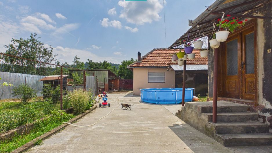 2 case cu teren de 2253 mp în Archiș - Poză 9