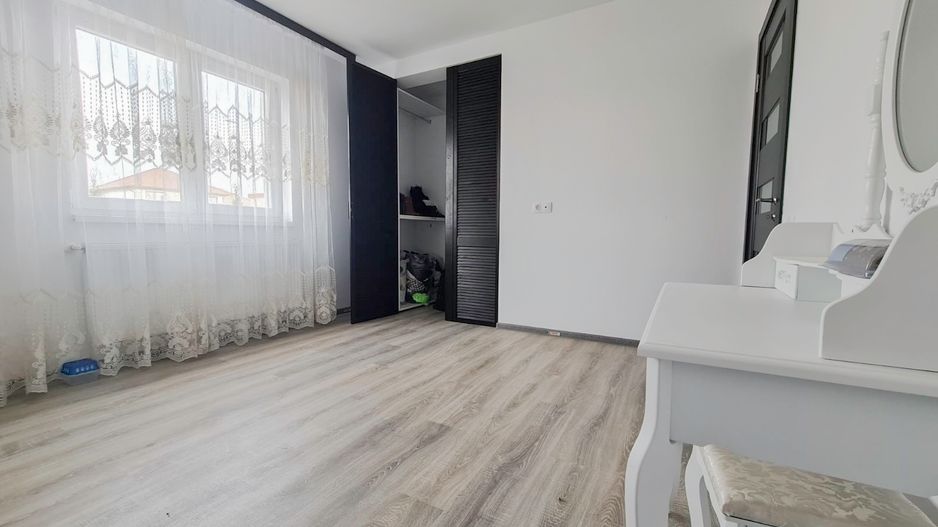 Apartament nou, mobilat și utilat - 3 camere, 2 bai și curte - Poză 21