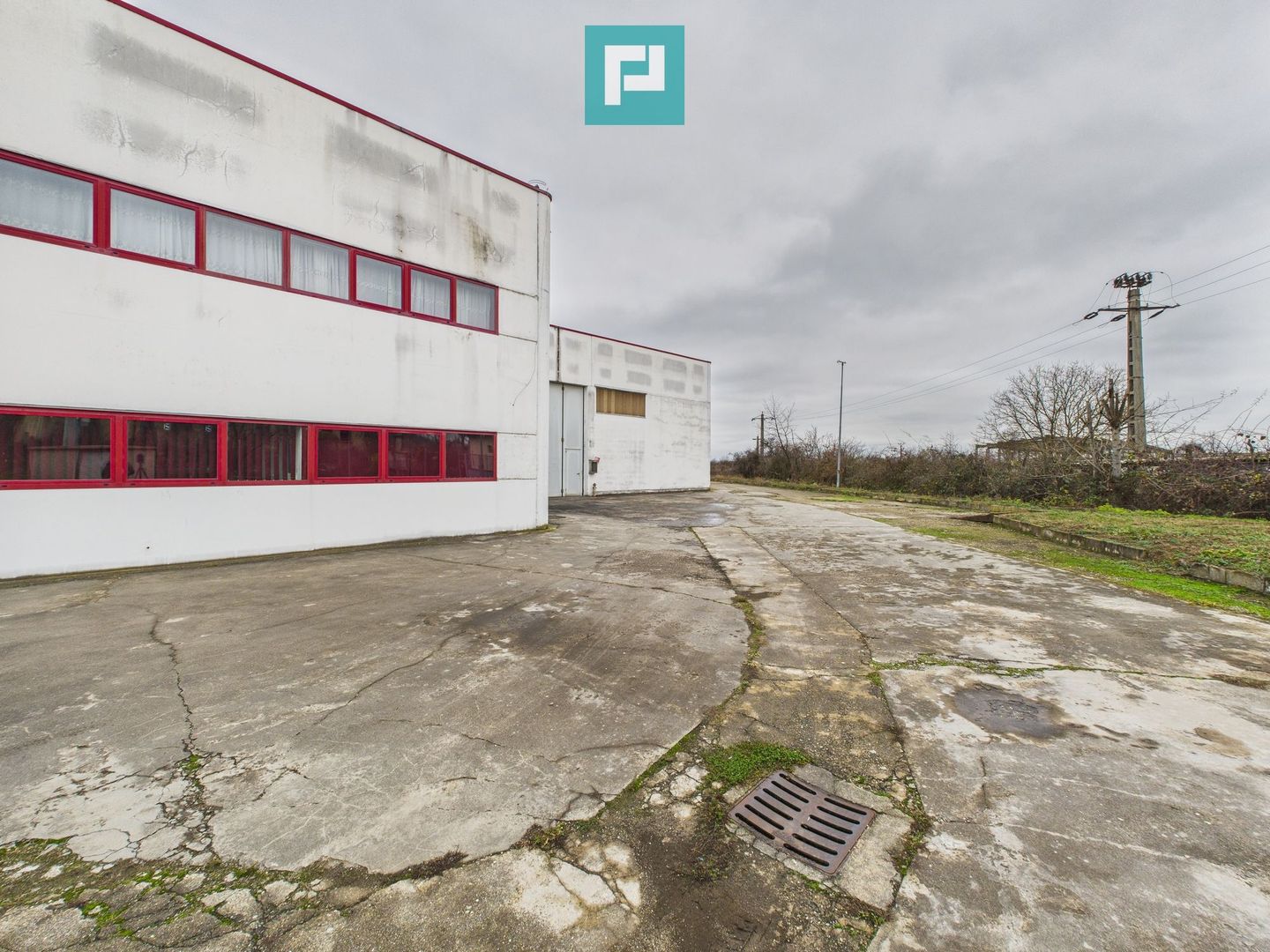 Hală de producție, cu birouri și teren, în Sebiș - Poză 45