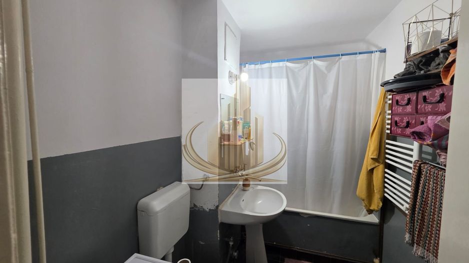 Apartament spațios cu 2 camere, și centrală proprie, Bucovina - Poză 8