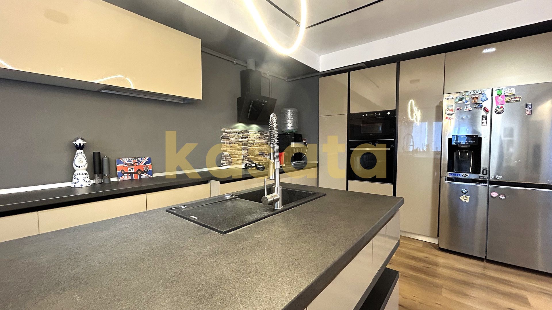 4 camere I Cosmopolis I 125 utili I vedere panormica I parcare - Poză 10