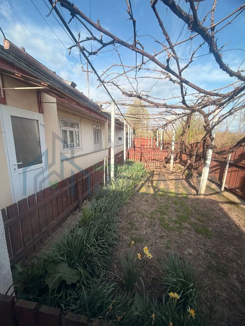 Casă de vânzare în Bivolari, județul Iași – 70 mp construcție, teren 1800 mp - Poză 5