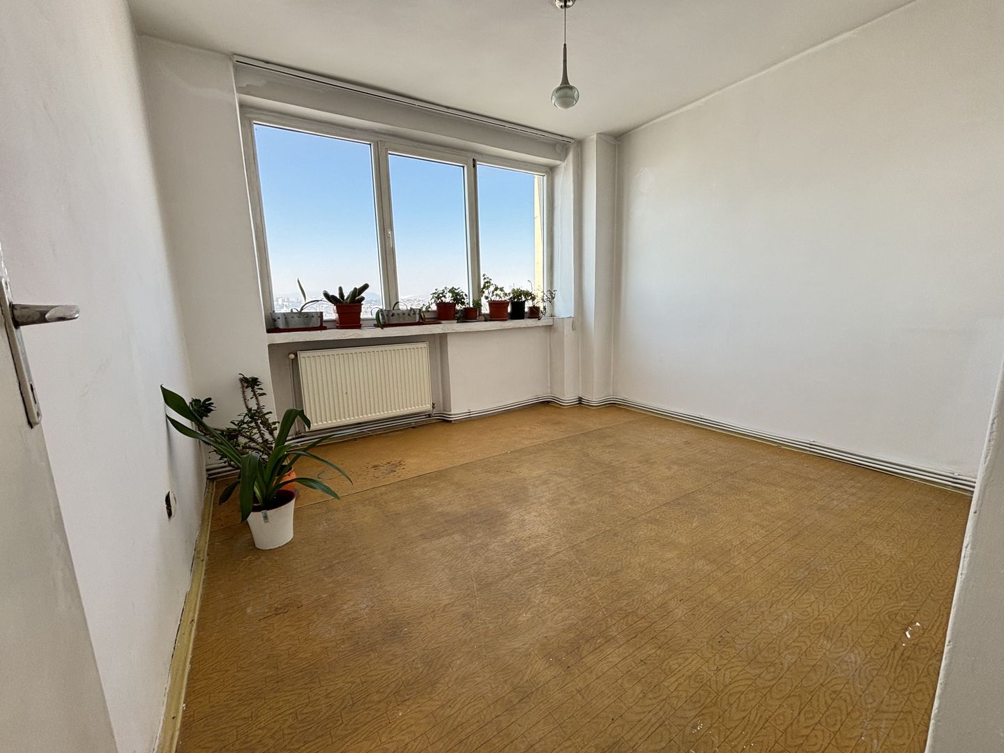 Apartament 3 camere decomandat 67,8 m² zona garii - Poză 3