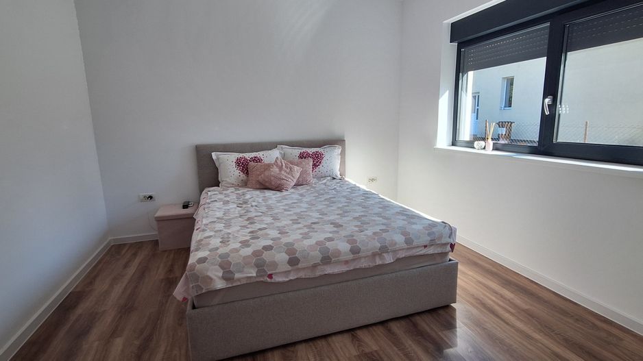 Casa individuala parter cu garaj - Dumbravita - Poză 17