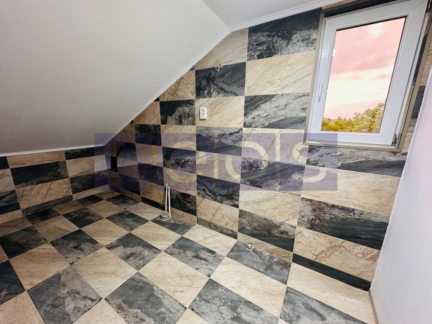 CASA DE VANZARE | 6 CAMERE | 1050 MP - Poză 14