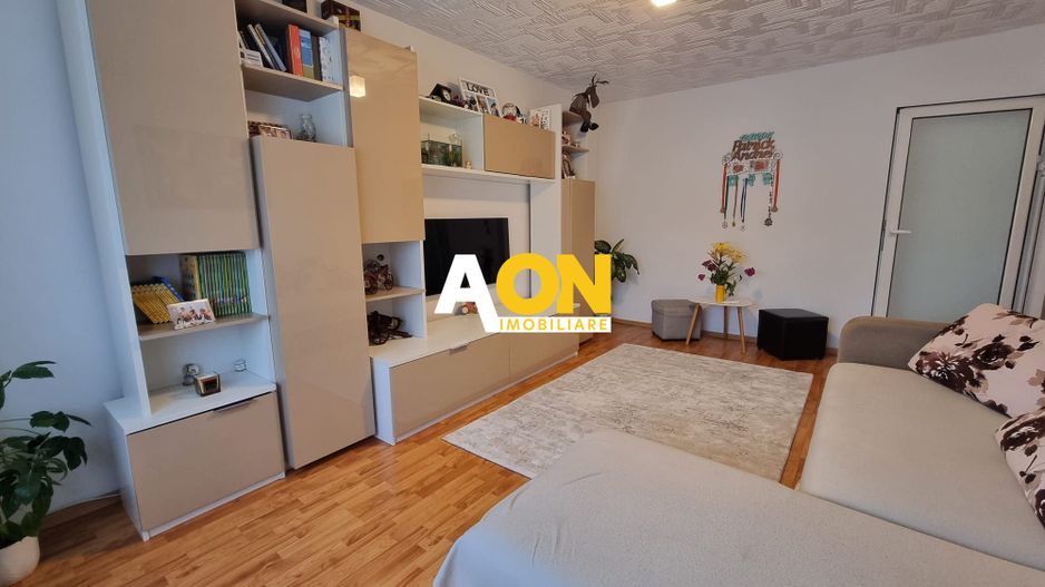 Apartament 3 camere decomandat, mobilat, utilat, Cetate - Poză 2