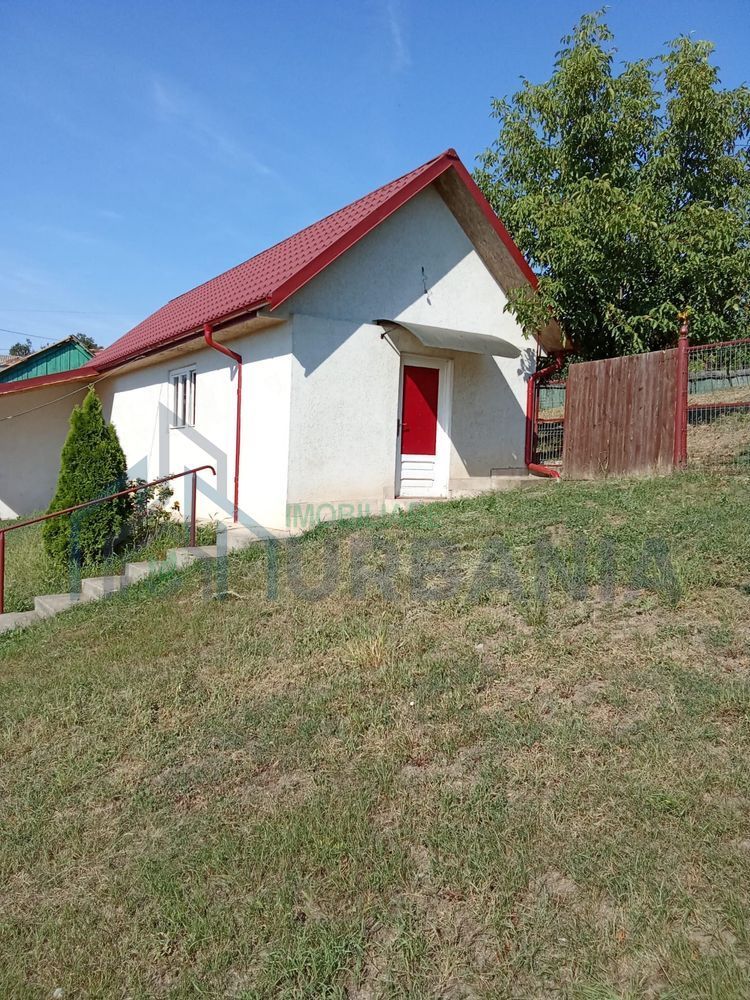 Casă de vânzare în Popesti, Iași – 3 camere, 70 mp, teren 3300 mp - Poză 3