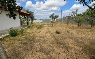 Casa renovata anul trecut  cu 1100 mp de teren in localitatea Les - Poză 2