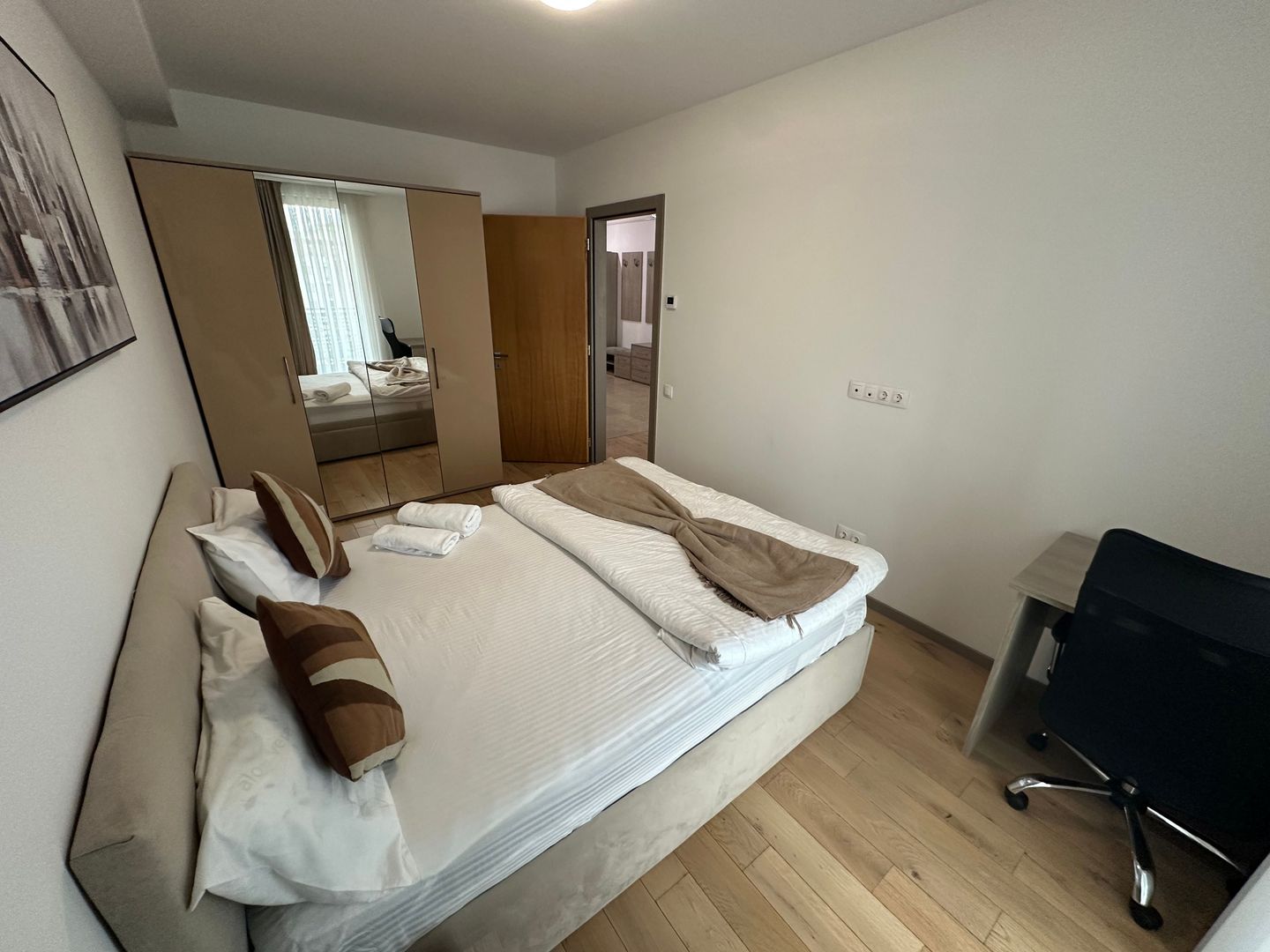 Apartament bloc nou 3 camere - parcare subterana - Poză 24
