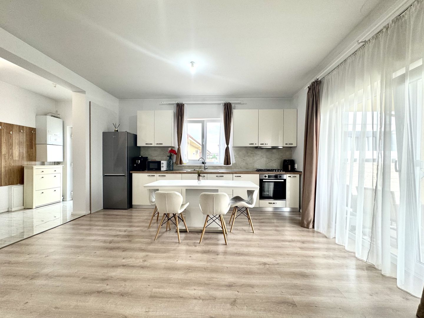 Duplex modern -  confort, eficiență și independență energeticǎ - Poză 3