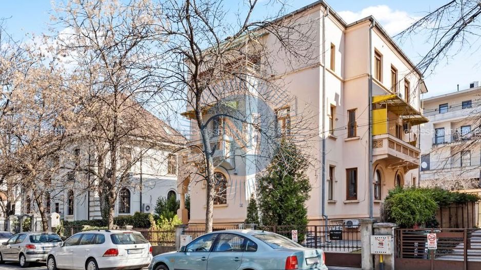 Apartament in vila Capitale plus Demisol - Poză 1