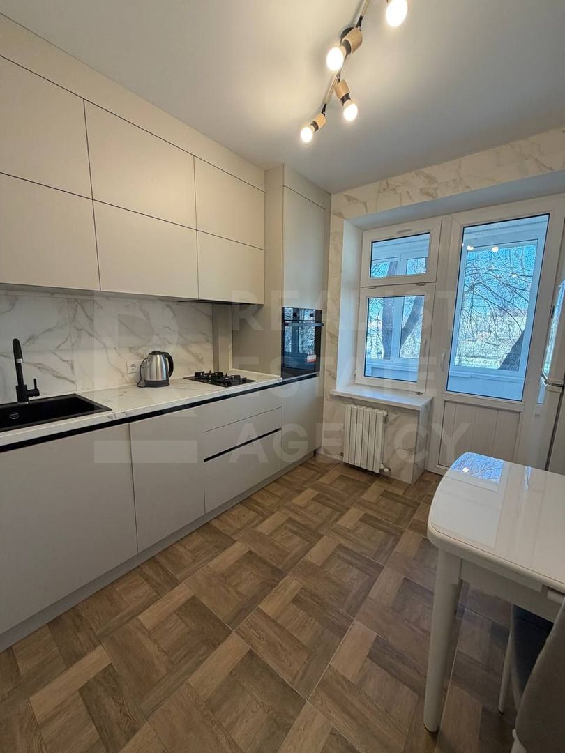 Chirie, apartament, 3 camere, str. Mitropolit Bănulescu-Bodoni, Centru - Poză 4