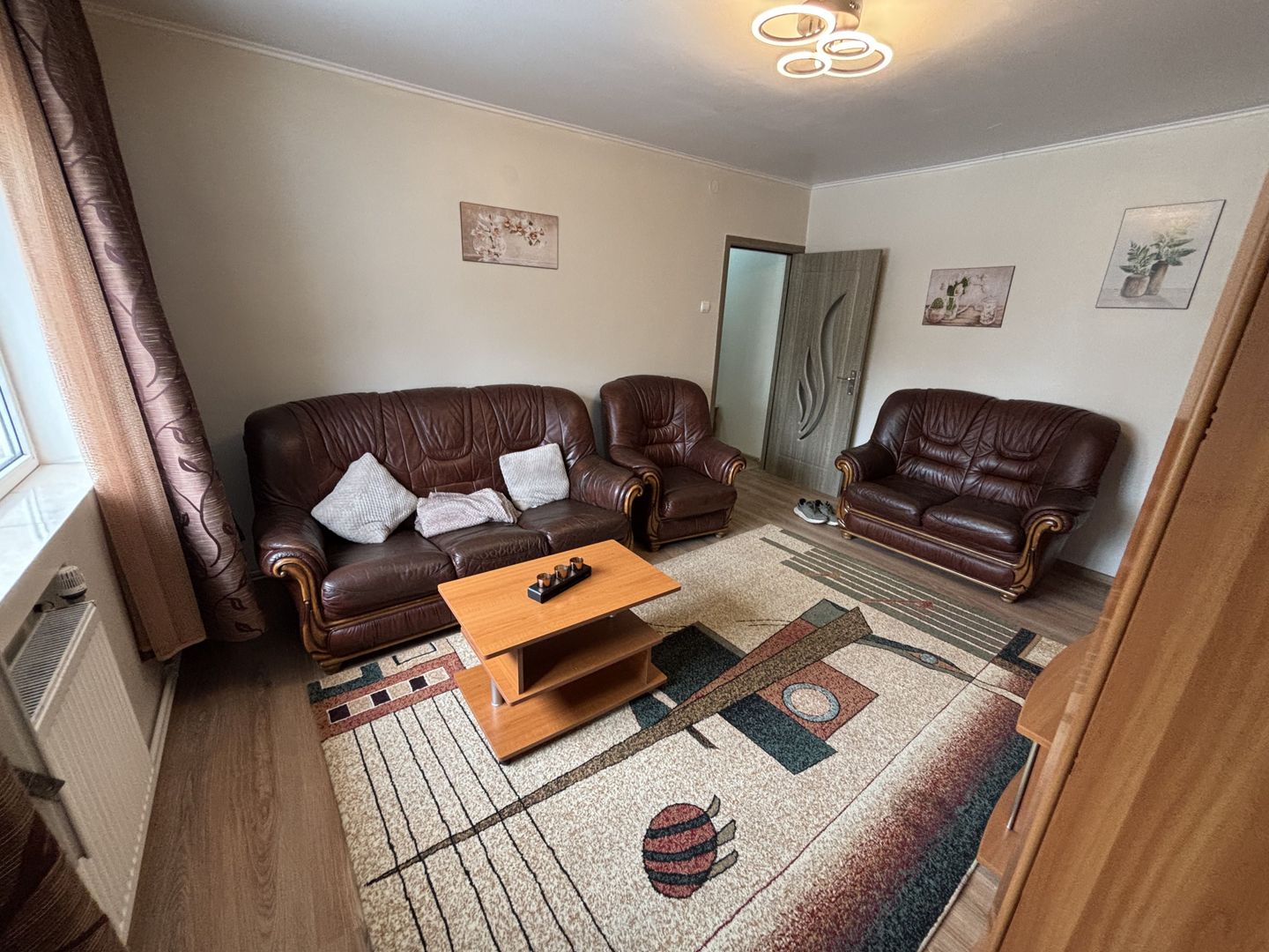 Ap. Cu 2 camere - zona 7 noiembrie - Poză 1