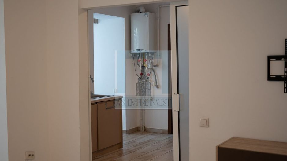 Apartament elegant în zona centrală, cu curte și intrare individuală - Poză 4