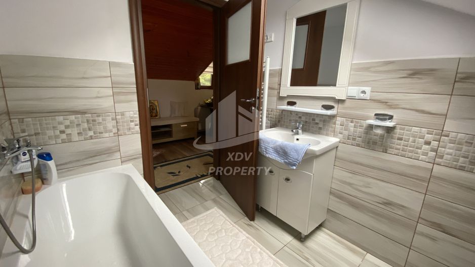 Vila  Frumoasa , Sibiu ,6 camere , 5 Bai , mobilata ,utilata - Poză 61