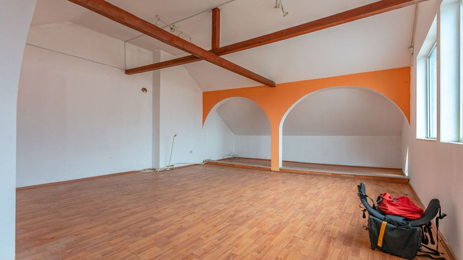 Casa transformată în spațiu comercial - Oportunitate de investitie! - Poză 10