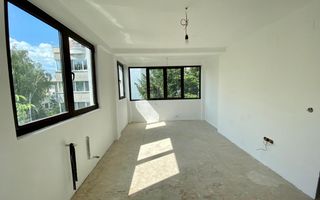 Refugiu Urban cu Eleganță Clasică – Vilă Renovată în Inima Primăverii - Poză 11