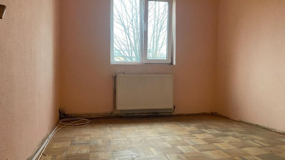 Vanzare apartament cu 3 camere în Micro 6  zonă căutată din Târgoviste - Poză 5