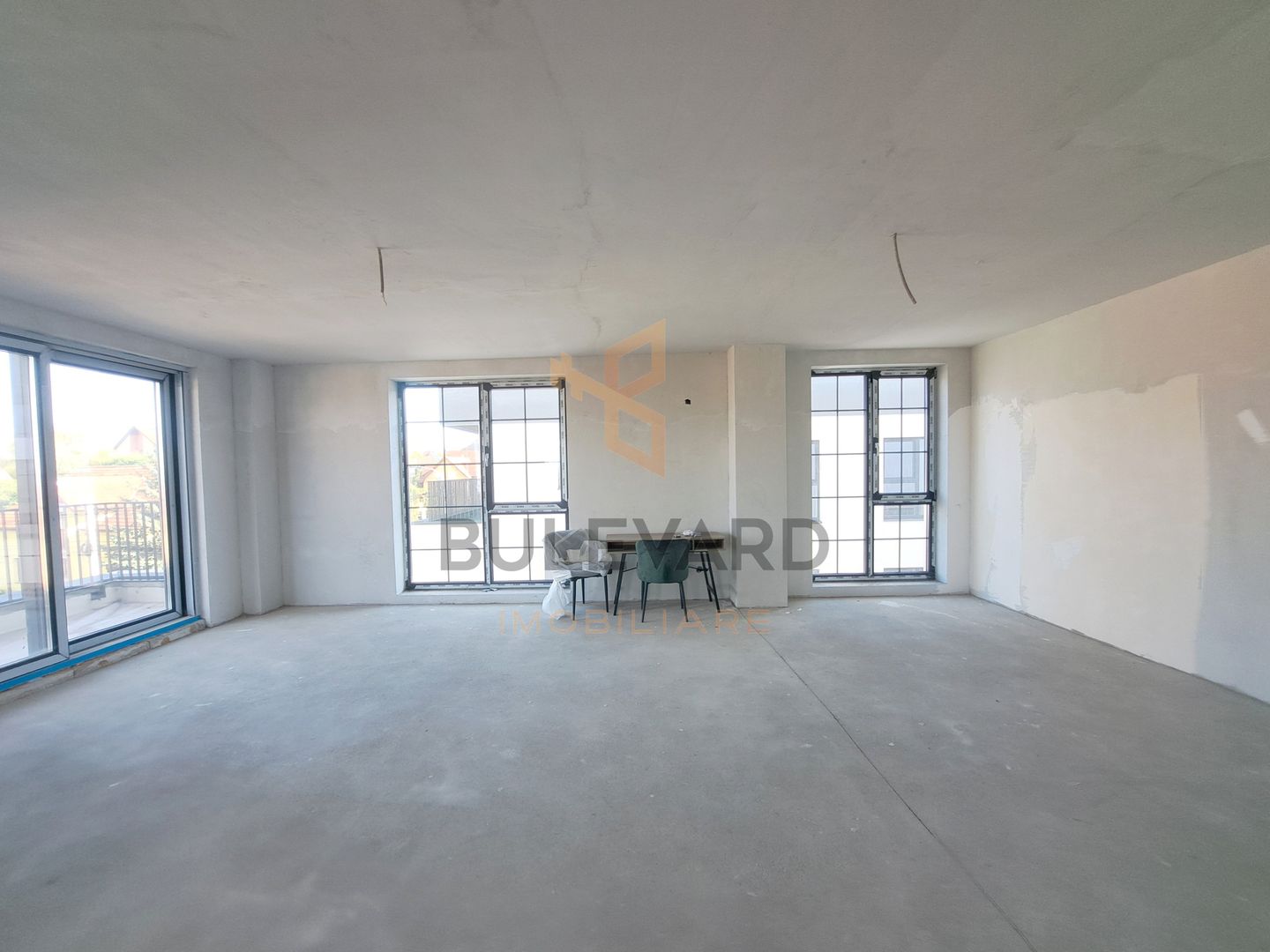 Penthouse 150 mp utili+ terase 200 mp+ 2 parcari subterane +curte 120 mp - Poză 5