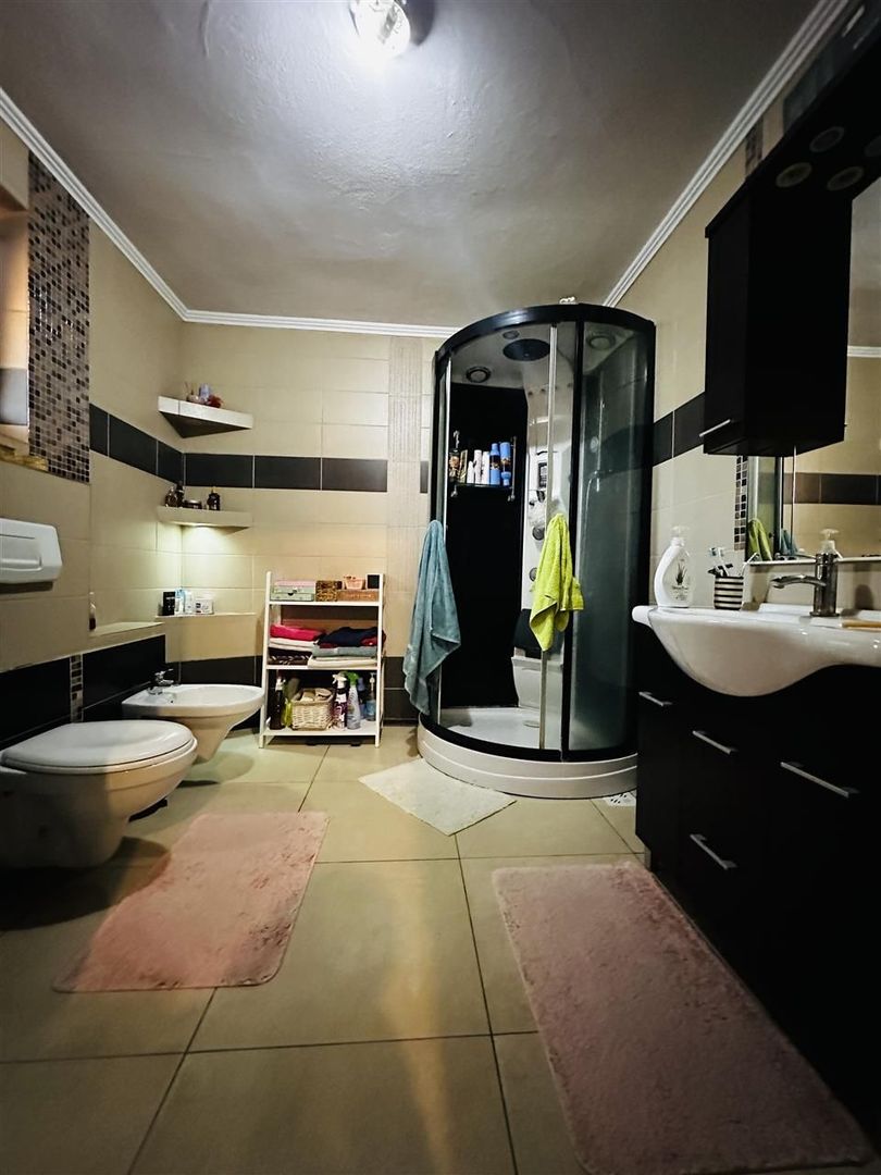 Casa 5 dormitoare 3 bai Oradea - Poză 6