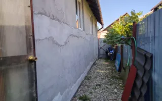 Casă cu garaj și spațiu pentru activitate auto, de vânzare în Rusciori - Poză 11