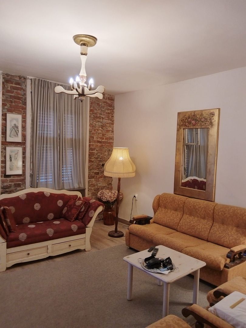 Casă -zona Liviu Rebreanu - Poză 1