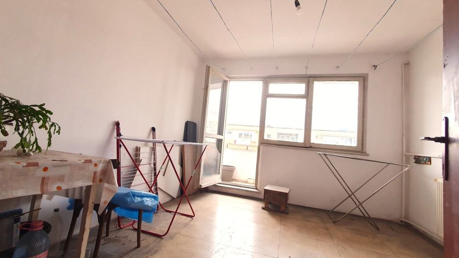 Apartament luminos cu vedere spre biserică, într-un cartier verde și liniștit. - Poză 26