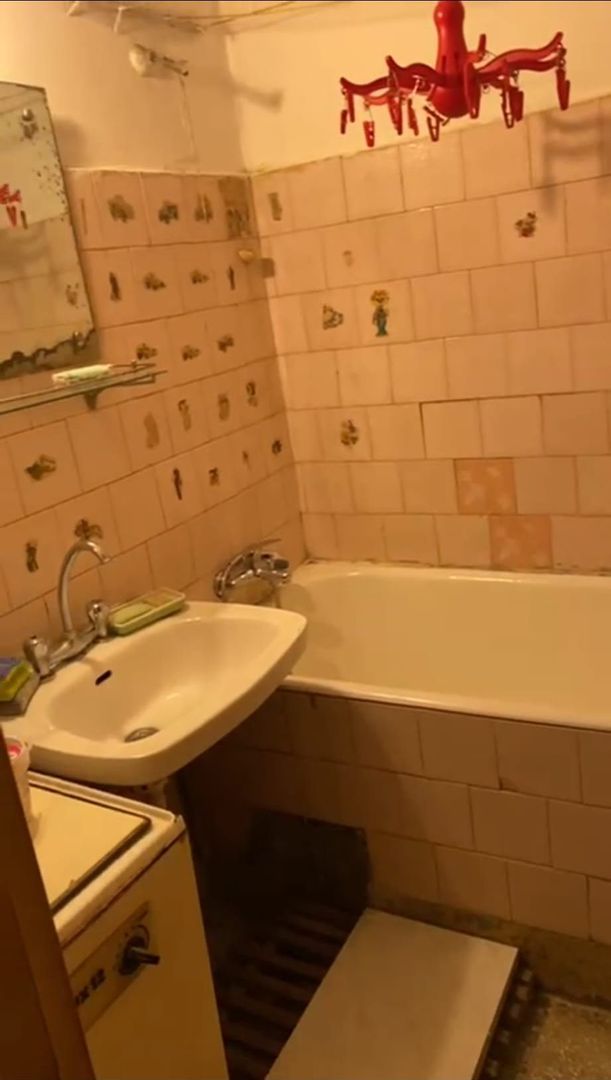 Apartament 4 camere de vanzare Apusului - Poză 3