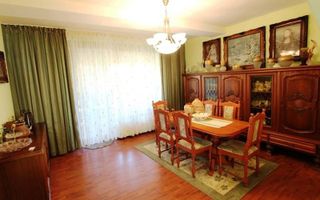 Vila spațioasă la intrare în Dumbravita - Poză 11