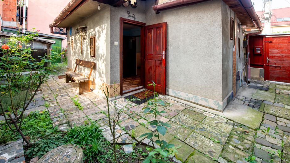 Casa individuala cu 2 camere, teren si acces auto langa Cluj Arena - Poză 1