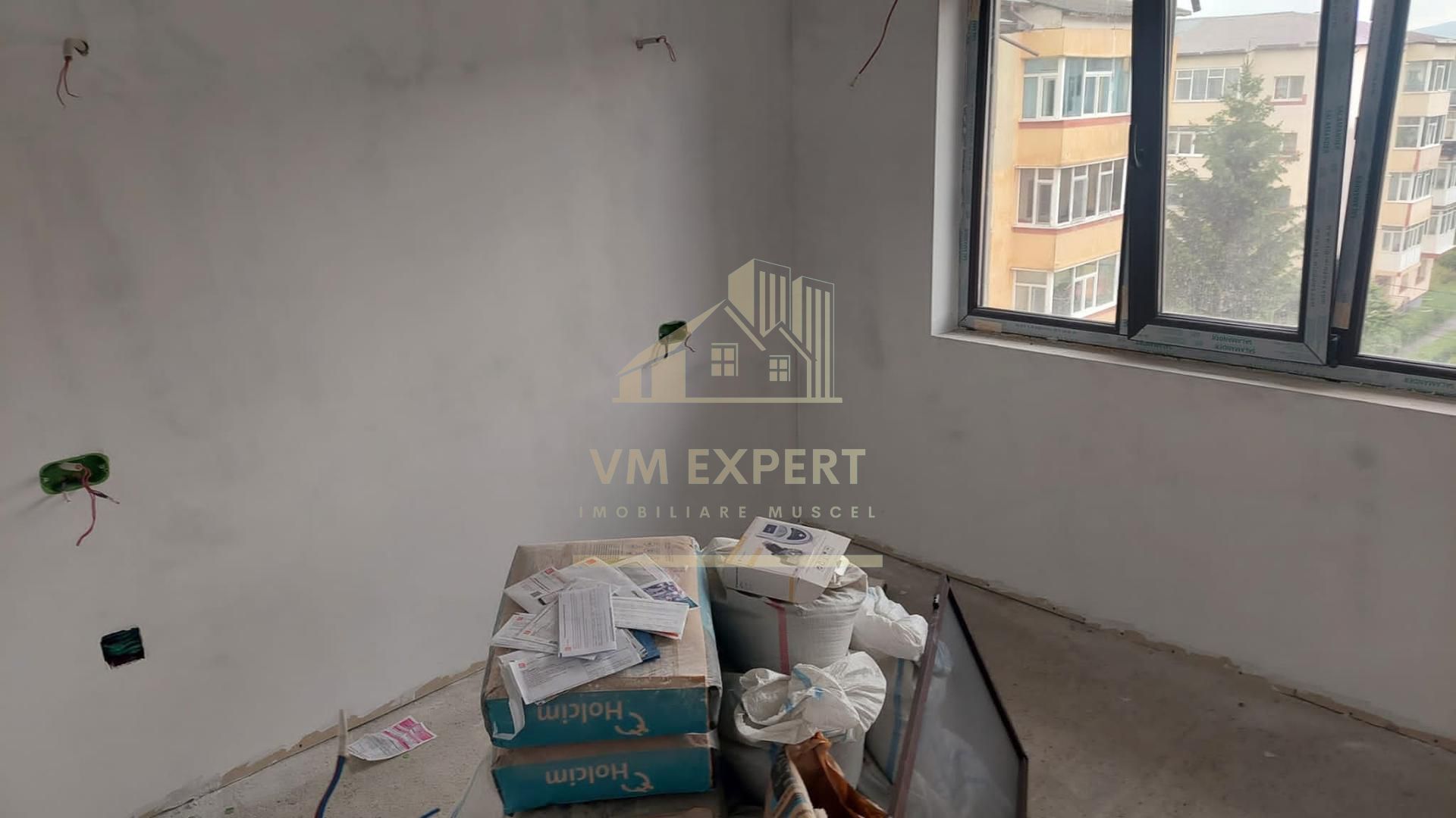 APARTAMENT 2 CAMERE, ETAJ 4, GRUI, CAMPULUNG - Poză 1