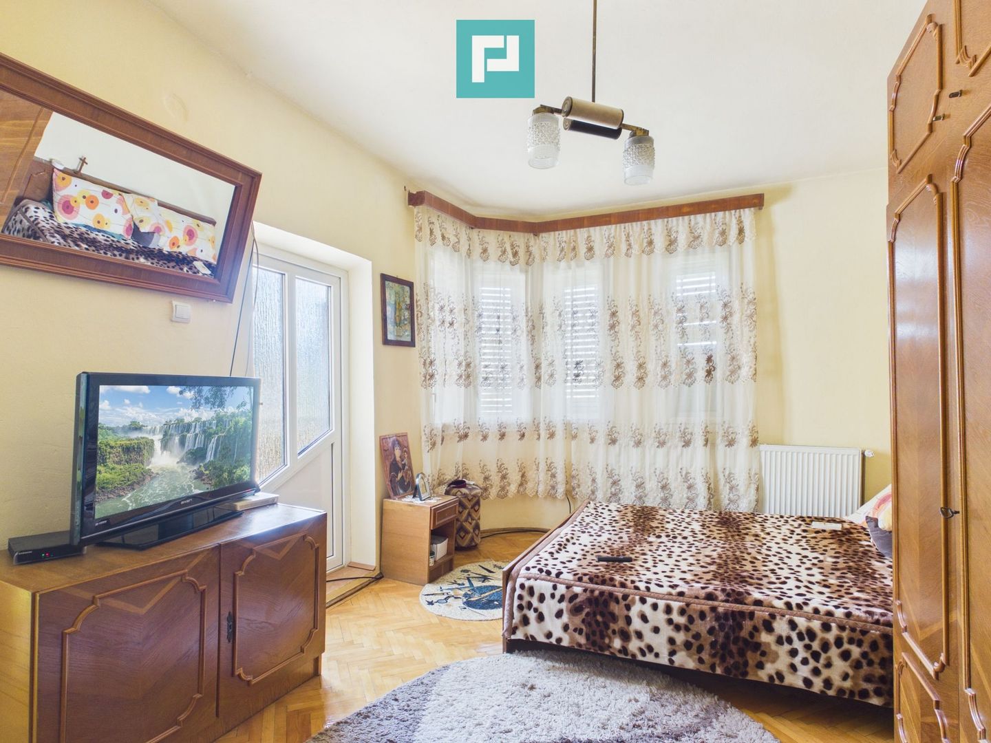 Casă/vilă cu 10 camere – Ineu, centru - Poză 14