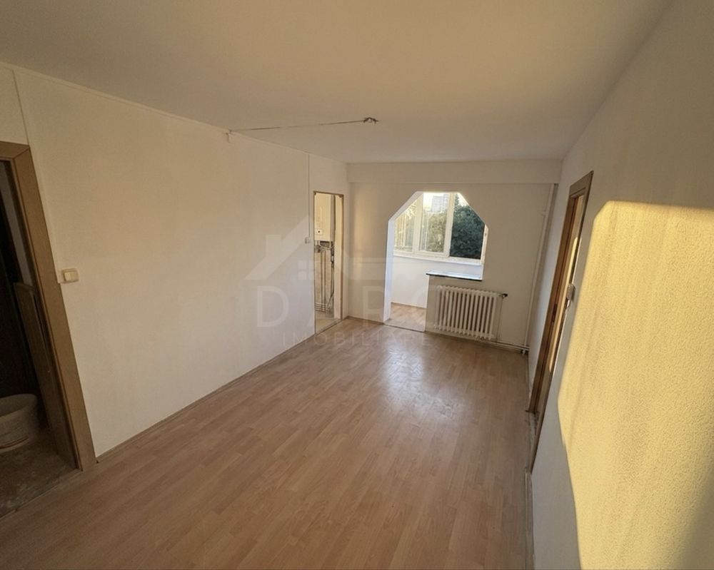 - Apartament 3 Camere - Cartier Dâmbu Pietros - pret negociabil - Poză 3