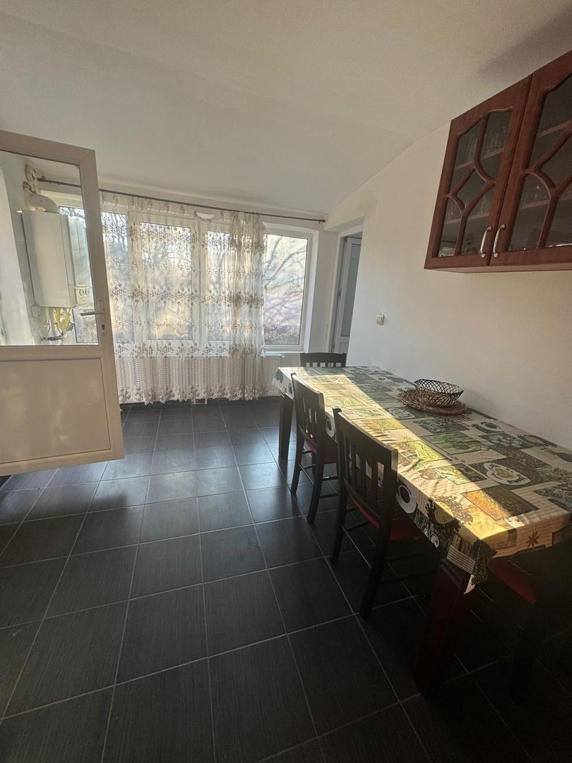 Casă de vânzare – Strada Crinului - Poză 5