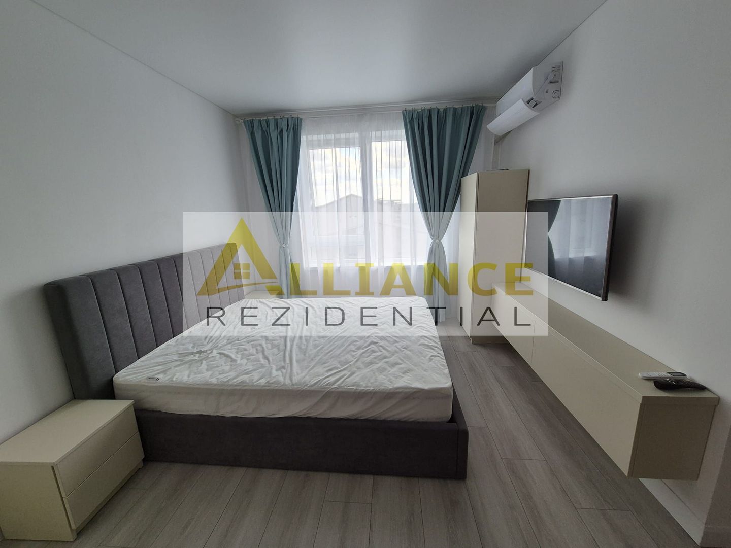 Garsoniera moderna | 32 mp | mobilată și utilată| sector 4 - Poză 1