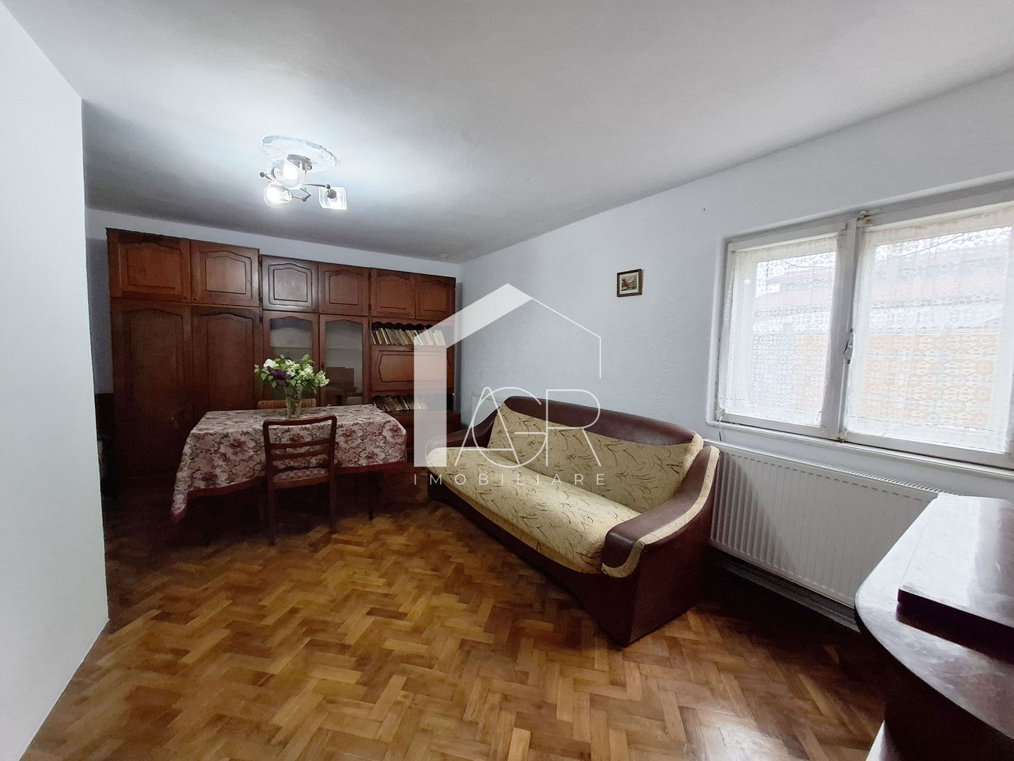 Casa cu 3 camere, zona Mihai Bravu - Poză 8