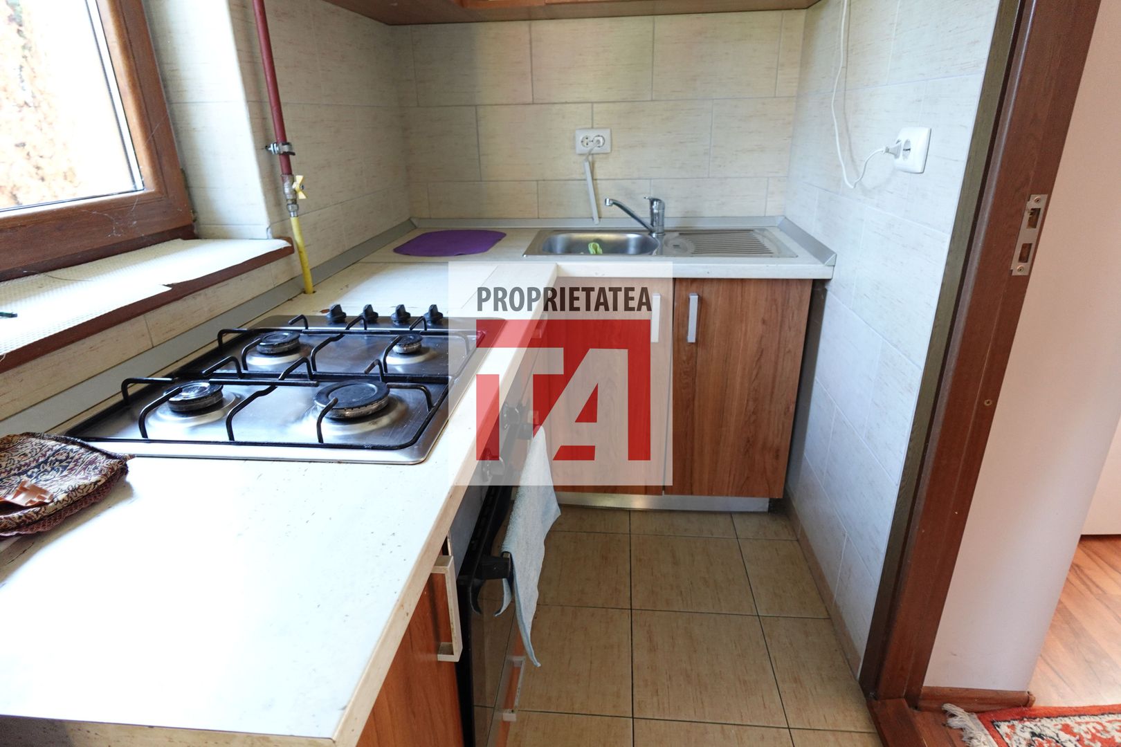 Casa spatioasa si teren de 1500mp Unguras - Poză 4