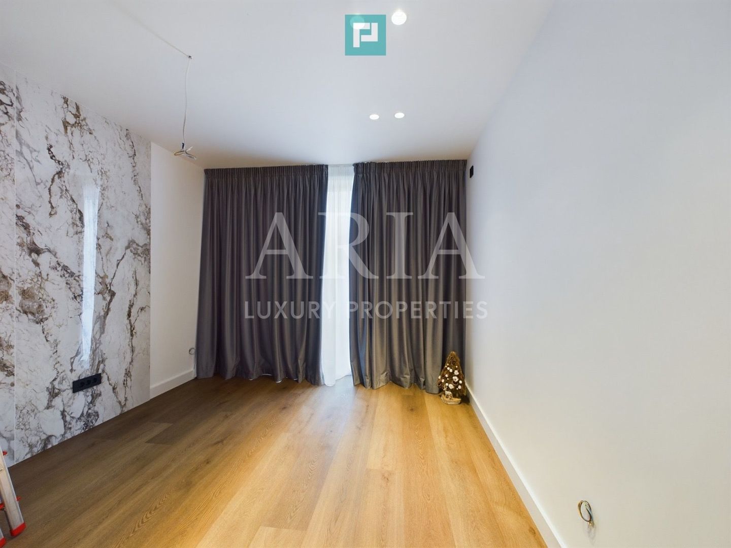 WATERFRONT VILLA 2024 FIRST RENT POOL - Poză 17