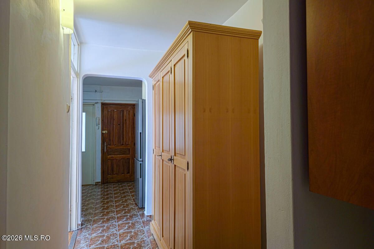 Soarelui - Scoala 30 - 3 Camere, Decomandat, 2 Bai, Etaj 2, Centrala - Poză 16