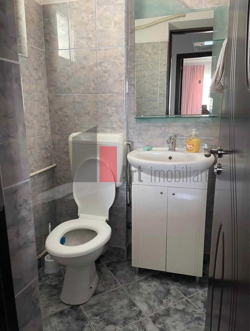 Inchiriez apartament 3 camere  si loc de parcare in zona Piata Gorjului - Poză 6