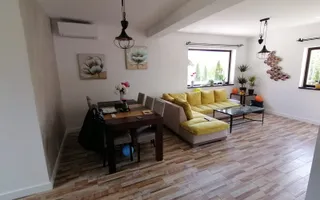 Casa moderna cu 4 camere, La  CHEIE in Poplaca - Poză 19
