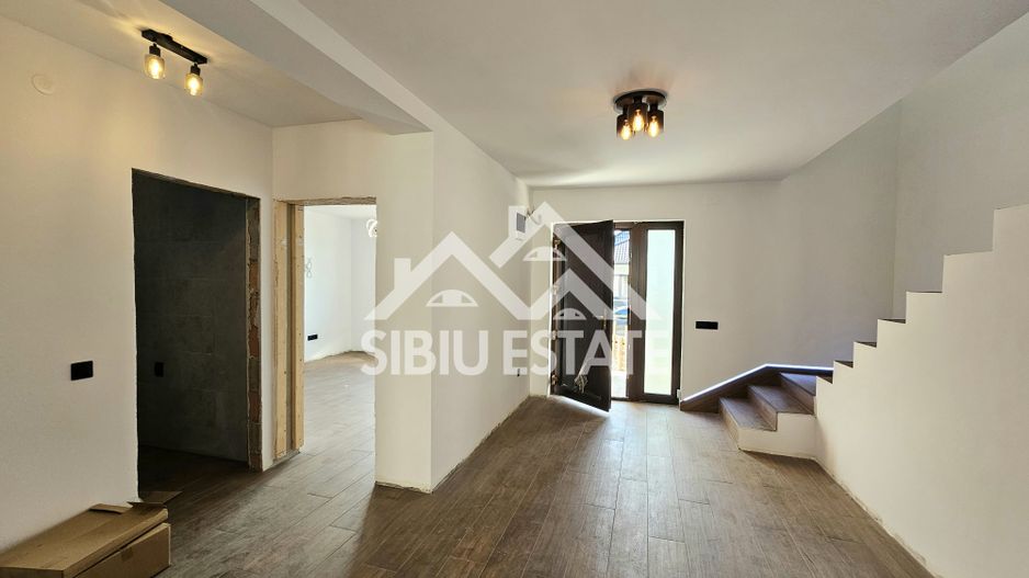 Casa noua 4 dormitoare Sibiu Sura Mica - Poză 12