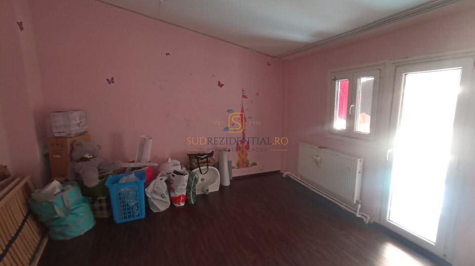 Casa spatioasa cu 7 camere, zona Bd. Brancoveanu, acces facil metrou - Poză 8