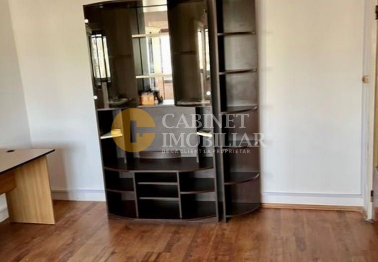 Apartament cu 3 camere semidecomandat zona Dacia - Poză 2