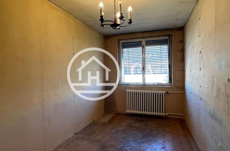Apartament de vânzare cu 3 camere în zona Velența, Oradea - Poză 4
