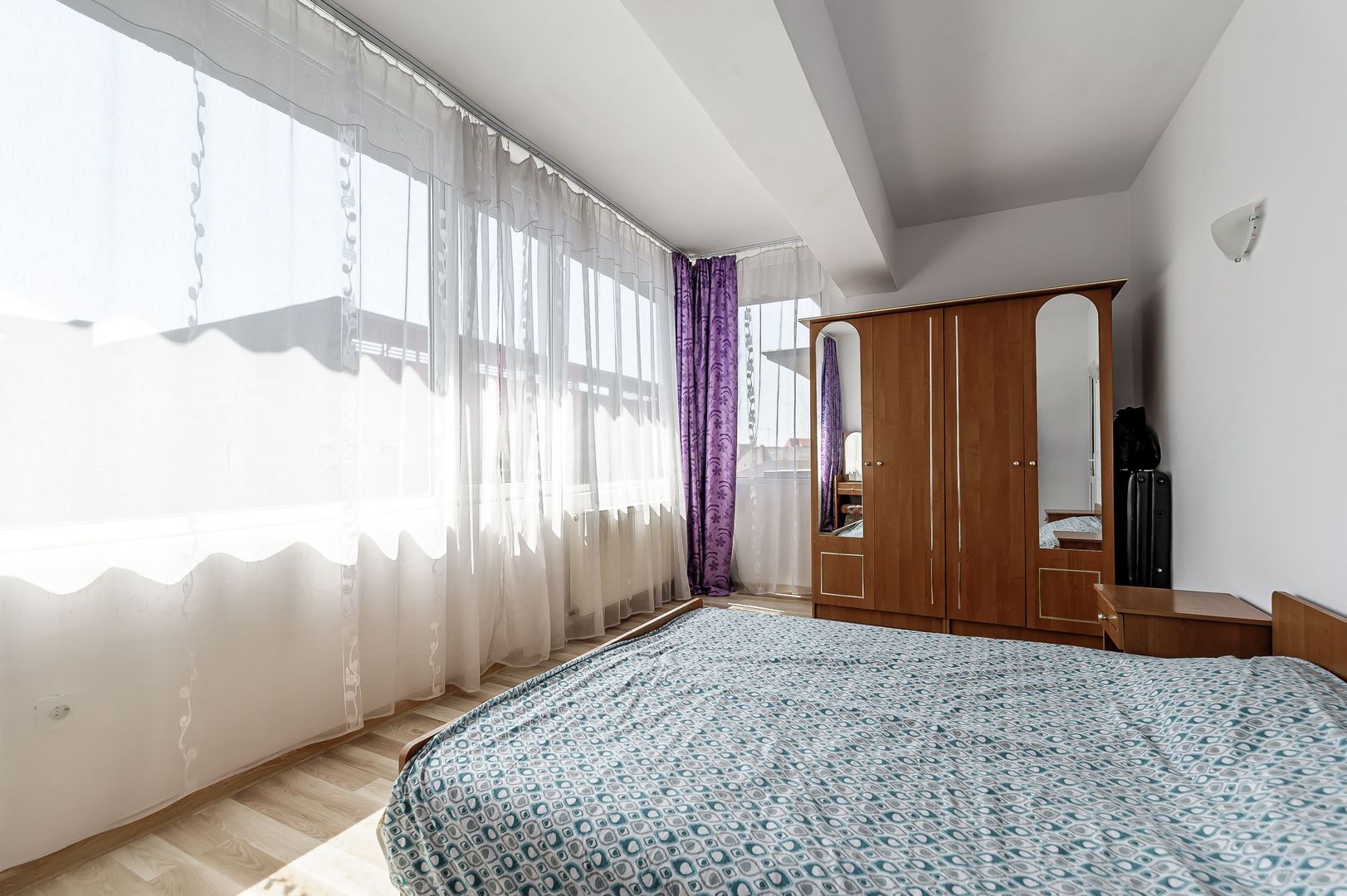 VANDUT Apartament cu 2 camere spațios si luminos - Poză 4