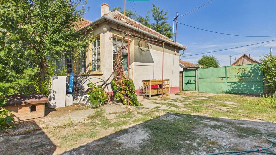 Casa si teren de vanzare in Bicaci - 2350mp - Poză 1