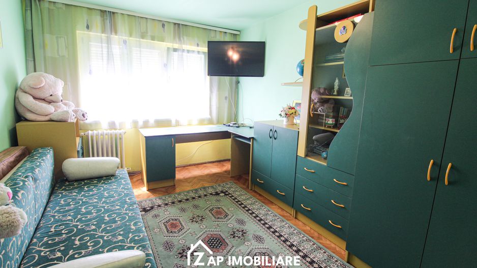 Dâmbul Pietros - Bulevardul 1848 - Ap 2 Camere Decomandat - Hol Pătrat - Poză 1