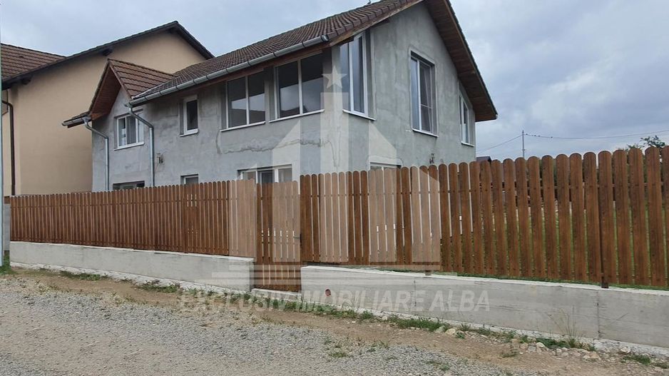 Casa individuala | 560mp | 30ml deschidere |Toate utilitatile | Ciugud - Poză 1