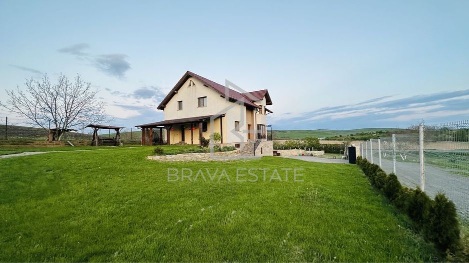 Casa 5 camere 260mp, garaj, terasa,livada, In Apahida - Poză 1